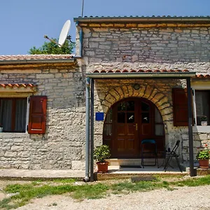 https://apartments-heraki.in-istria.net